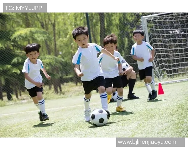 足球明星的孩子们是否继承了父母的天赋与梦想探讨他们的未来发展潜力